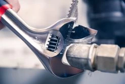 Facom 101.8GR Adjustable Spanner Wrench With Reversible Jaw 8" (200mm) -Pro Tools Shop 101.8GR 2 scaled 1