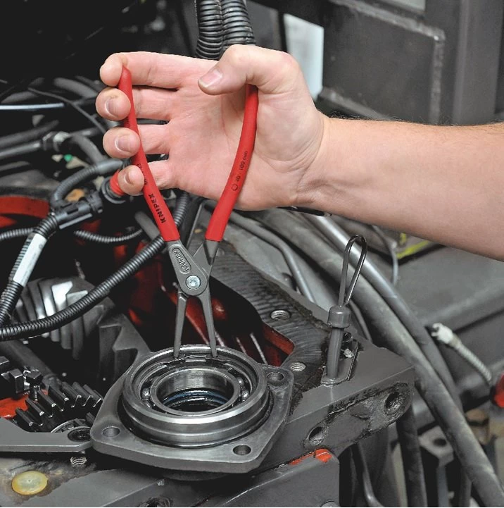 Knipex 48 11 J3 Precision Internal Circlip Plier 40-100mm 6 Knipex 48 11 J3 Precision Internal Circlip Plier 40-100mm - Image 4