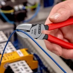 Knipex 70 01 160 Diagonal Side Cutter Pliers (Snips) 160mm 8 Knipex 70 01 160 Diagonal Side Cutter Pliers (Snips) 160mm -Pro Tools Shop 70 01 160 2 scaled 1