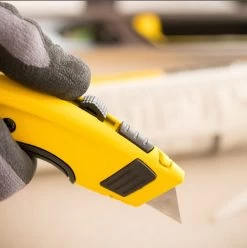 Stanley FMHT82836-0 FatMax Knife Twin Pack Of Knives 13 Stanley FMHT82836-0 FatMax Knife Twin Pack Of Knives -Pro Tools Shop FMHT82836 0 5